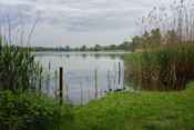 Aus einem offen gebliebenen Tagebau-Loch entstand der 40 Hektar große Wölfersheimer See.